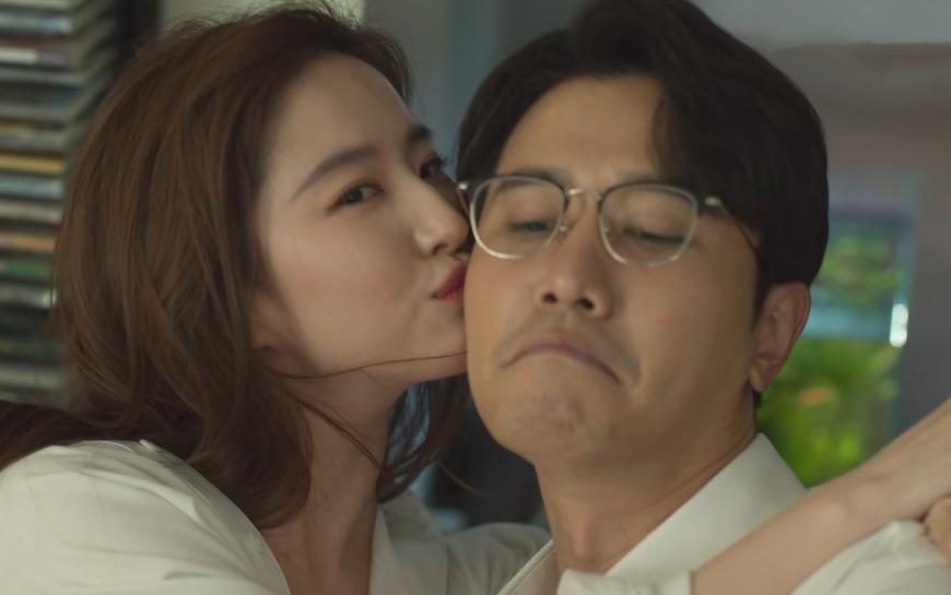 天顺平台登录：《玫瑰的故事》女星美貌前六排名：万茜第四，朱珠第三，第一凭啥