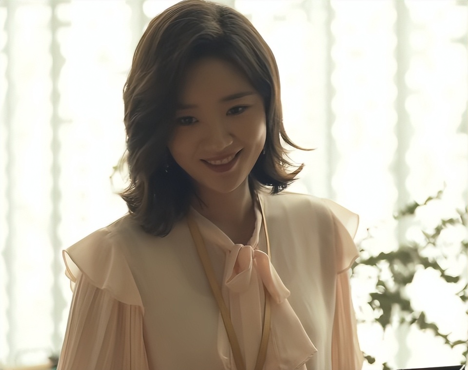 天顺平台登录：《玫瑰的故事》女星美貌前六排名：万茜第四，朱珠第三，第一凭啥