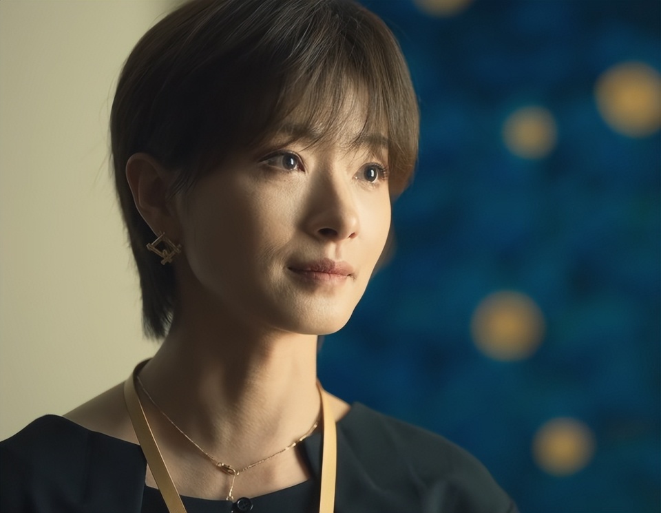 天顺平台登录：《玫瑰的故事》女星美貌前六排名：万茜第四，朱珠第三，第一凭啥