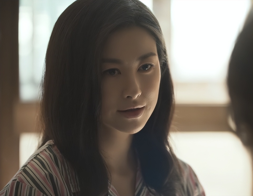 天顺平台登录：《玫瑰的故事》女星美貌前六排名：万茜第四，朱珠第三，第一凭啥