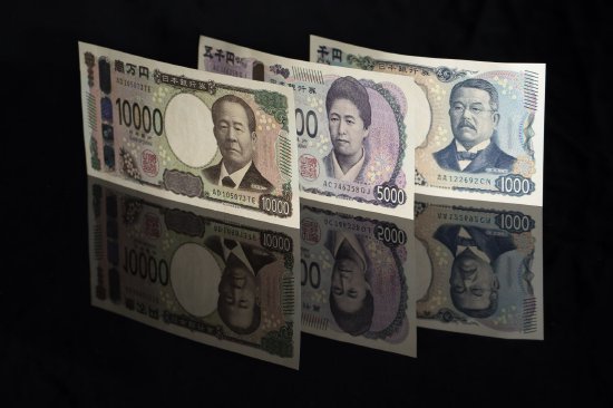 天顺娱乐登录：12月24日外盘头条：美国消费者信心连续第五个月下滑 金银连续两日刷新历史新高 特朗普提美联储主席必要条件